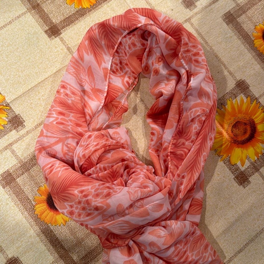 Regina Schrecker Free Time Thin Scarf Peach Floral Like New